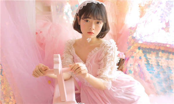 九台供卵试管代怀生子多少钱？这一直是很多不孕不育家庭关注的话题。在中国，不孕不育的发生率越来越高，根据《中国不孕不育现状调研报告》显示，育龄夫妇的不孕不育率从20年前的3%增长至现在的12.5%-18.2%，患者人数高达6000万以上。在这样的背景下，许多家庭通过供卵试管来实现自己的生育梦想。那么，供卵试管代怀生子的费用到底是多少呢？